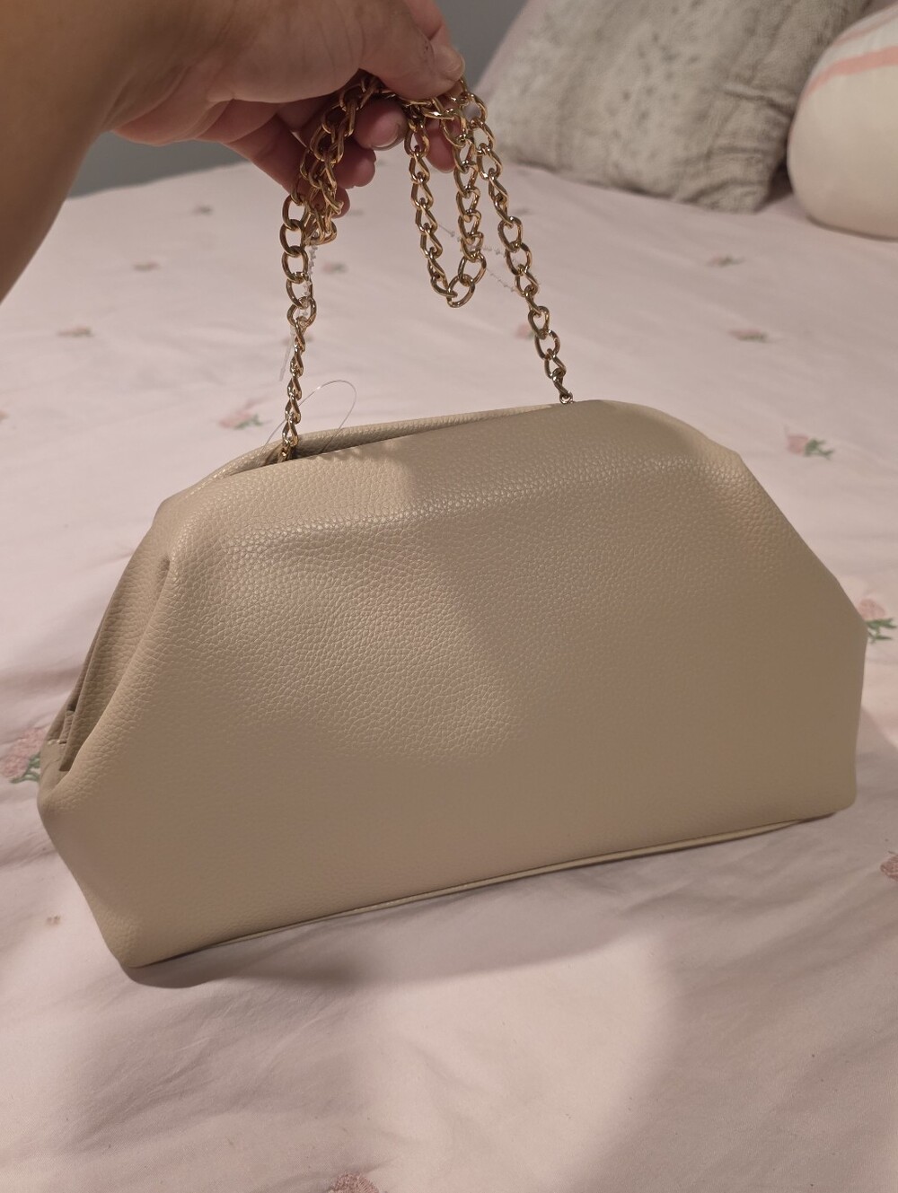 NWT a new day Cream Pebbled Chain-Handle Clutch
